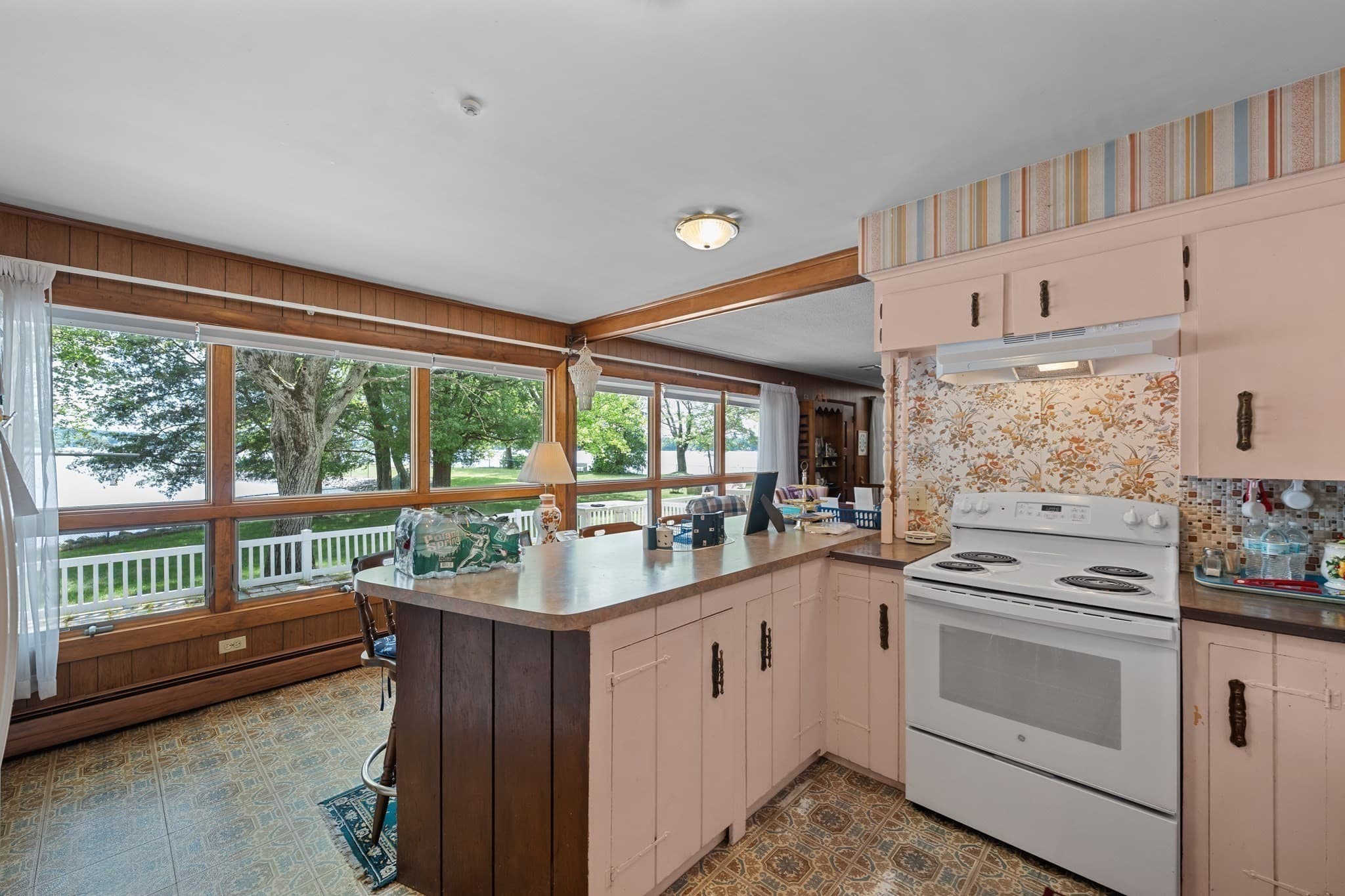 Single Family Residence at 20 Indian Point Rd, Webster MA 01570, photo 10 of 26