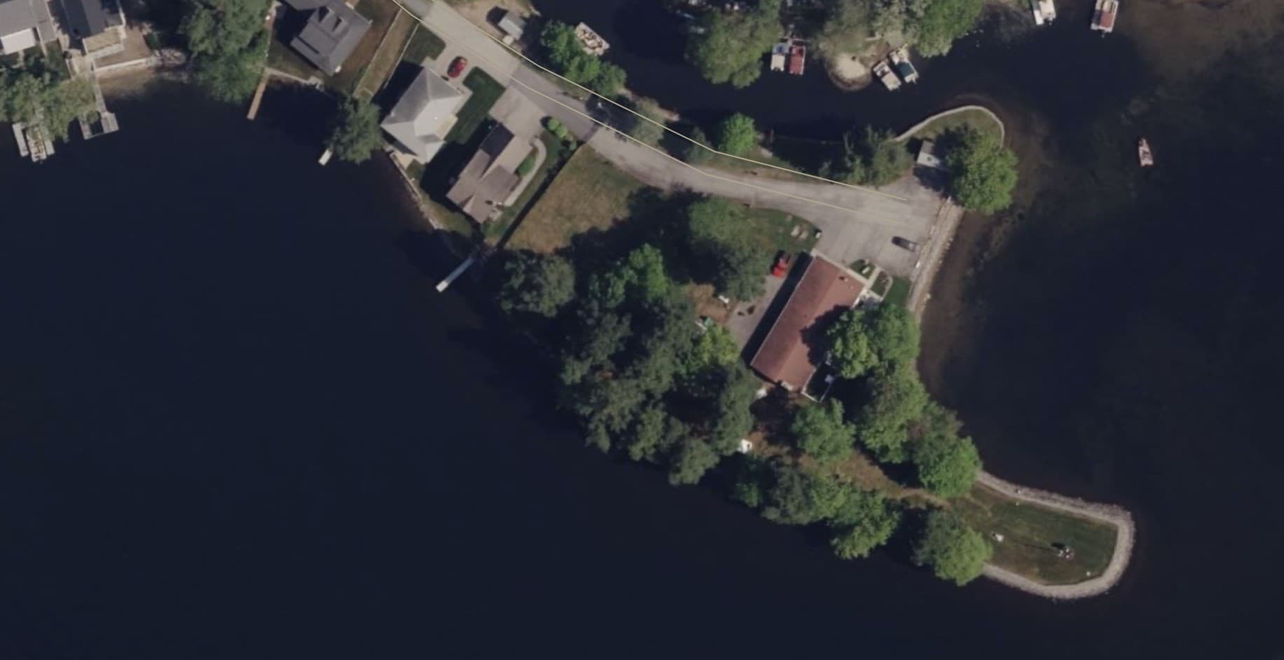Residential at 20 Indian Point Rd, Webster MA 01570, photo 2 of 11