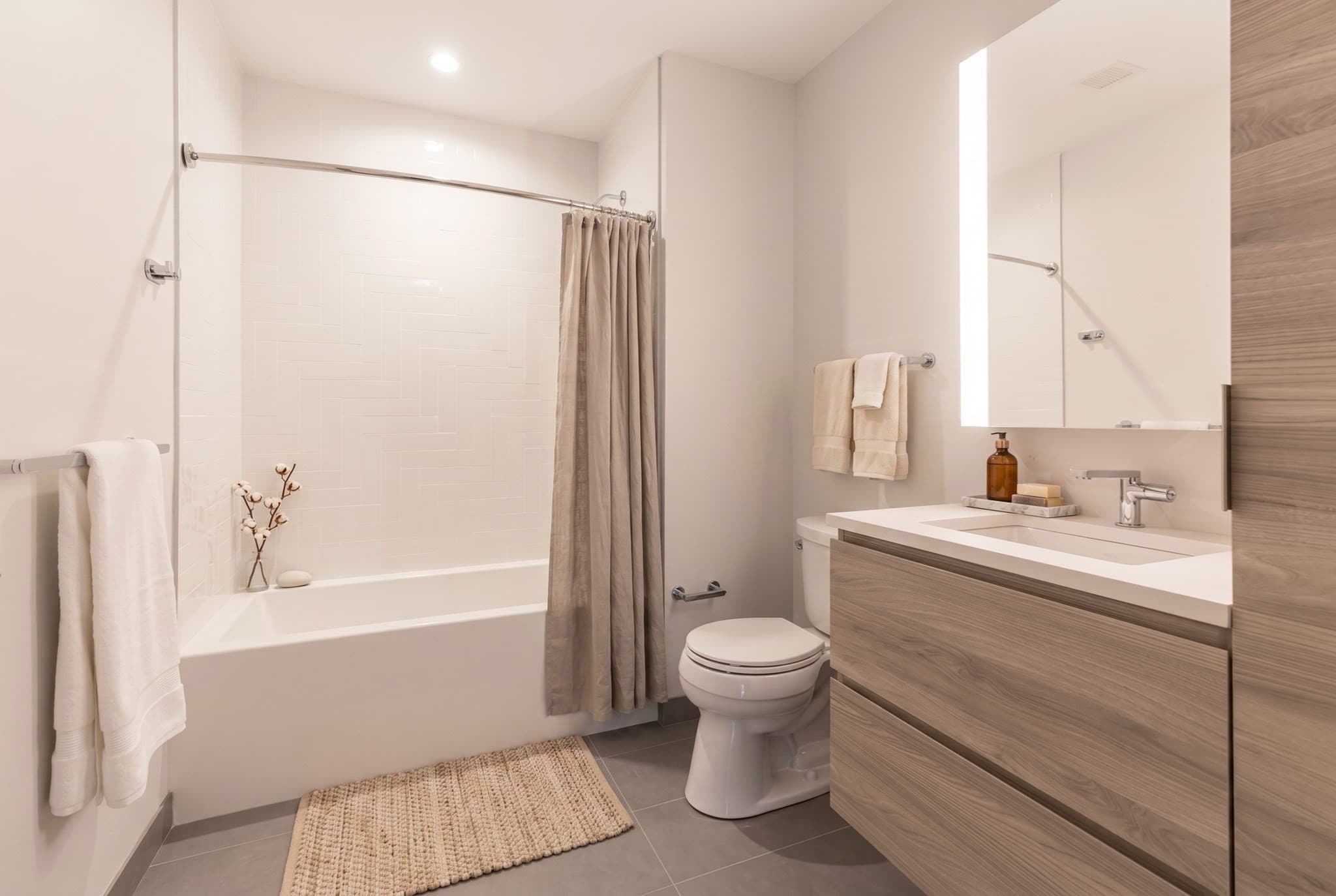 Condominium at 133 Seaport Blvd # 902, Boston MA 02210, photo 7 of 7