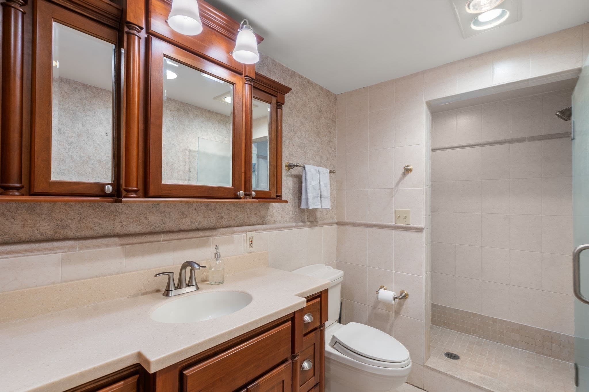 Single Family Residence at 18 Ivy Rd, Littleton MA 01460, Littleton, photo 17 of 31