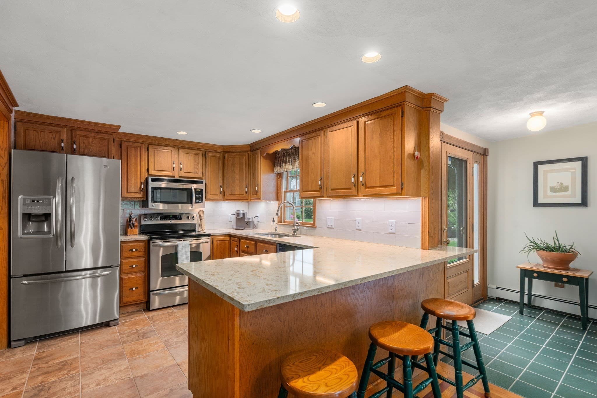 Single Family Residence at 18 Ivy Rd, Littleton MA 01460, Littleton, photo 4 of 31