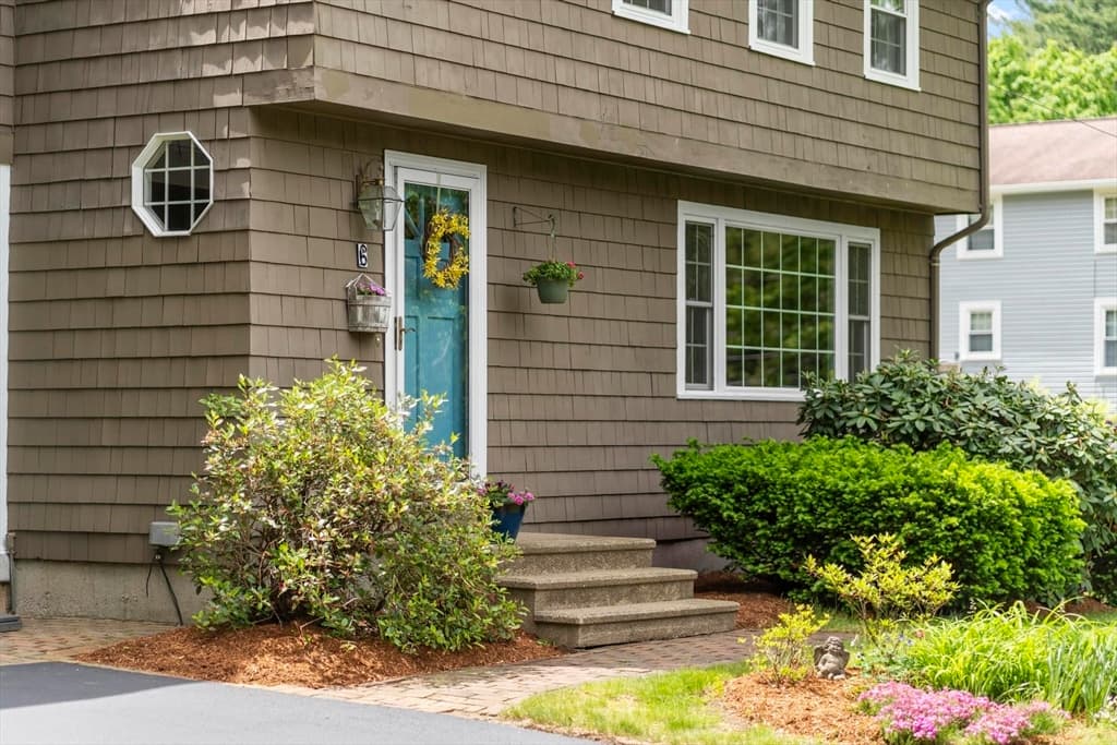 Single Family Residence at 6 Redwood St, Townsend MA 01469, Townsend, photo 5 of 39