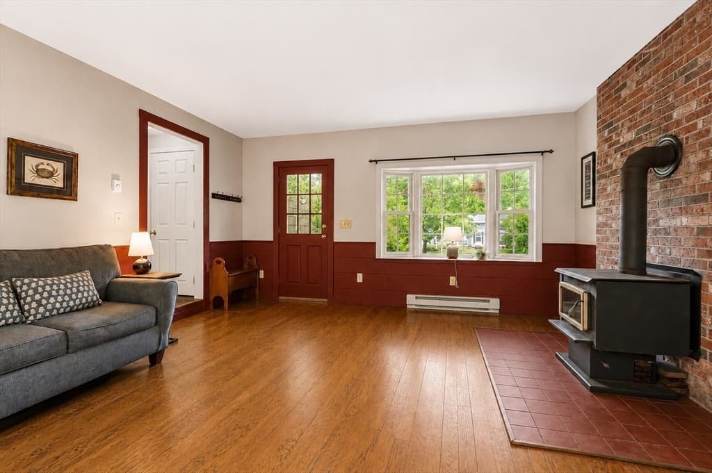 Single Family Residence at 6 Redwood St, Townsend MA 01469, Townsend, photo 37 of 39