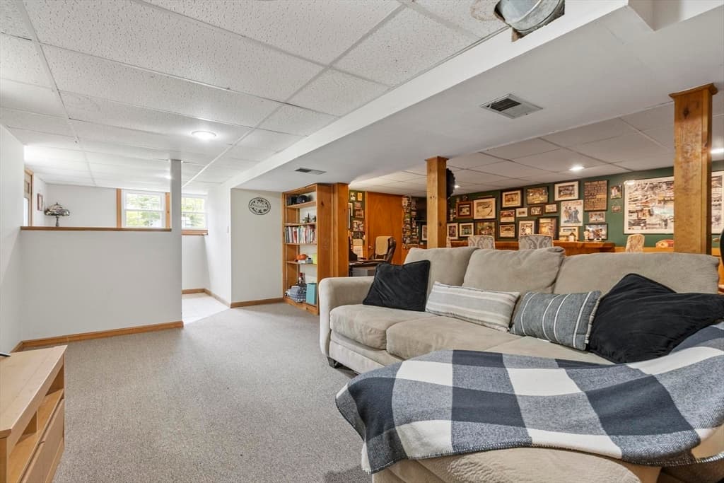 Single Family Residence at 6 Redwood St, Townsend MA 01469, Townsend, photo 31 of 39