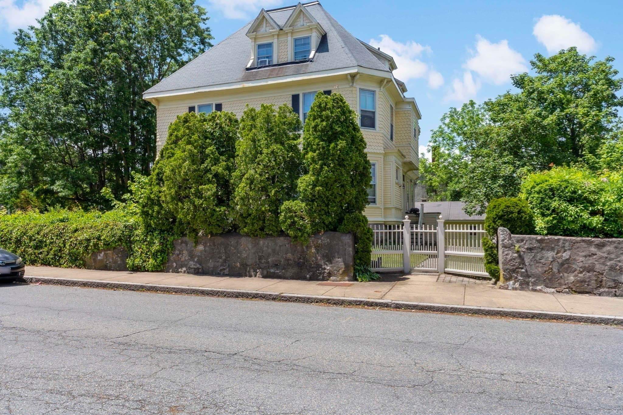 4 Family - 4 Units Up/Down at 216 Prospect St, Fall River MA 02720, Fall River, photo 2 of 40