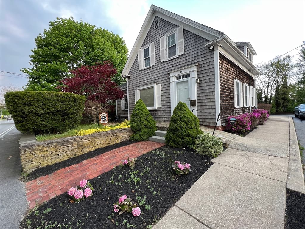 251 South Street, Barnstable MA 02601