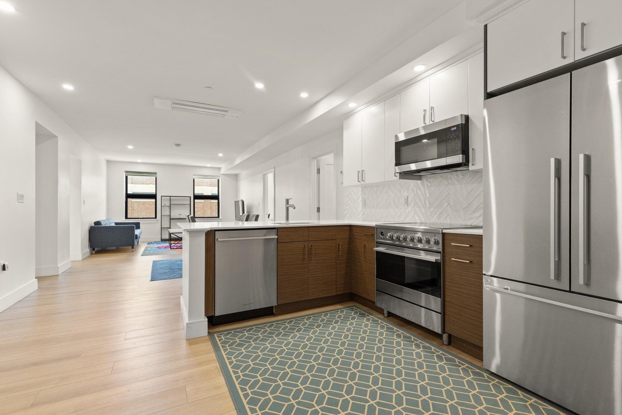 Condominium at 1948-1950 Washington St # 2G, Boston MA 02118, photo 6 of 20