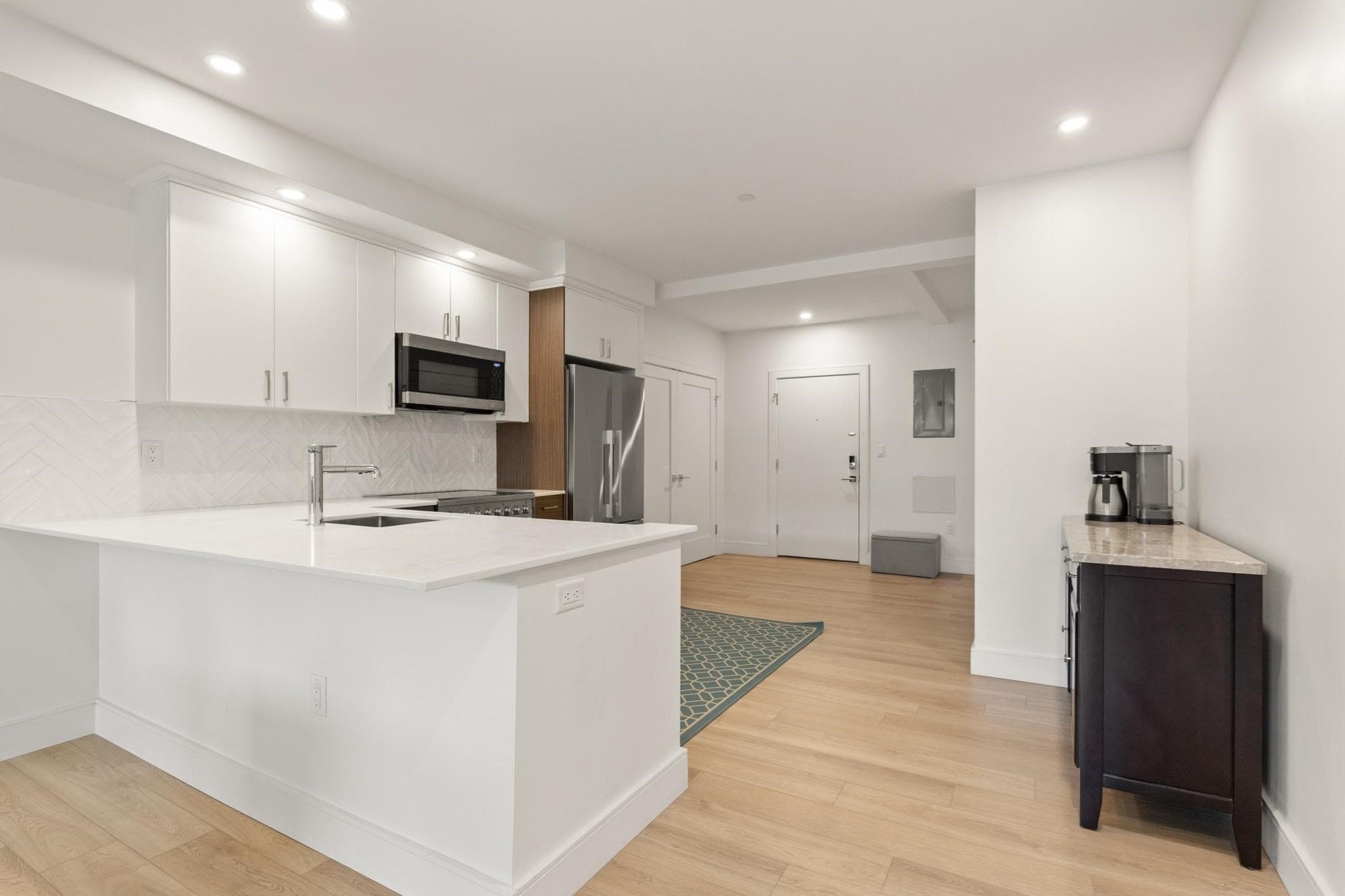 Condominium at 1948-1950 Washington St # 2G, Boston MA 02118, photo 13 of 20