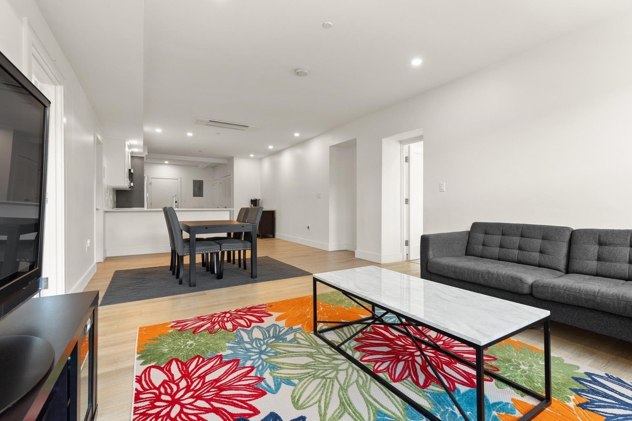 Condominium at 1948-1950 Washington St # 2G, Boston MA 02118, photo 4 of 20