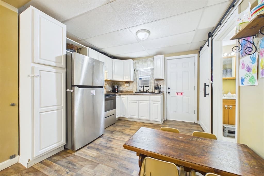 615 Robeson St, Fall River MA 02720 photo 7