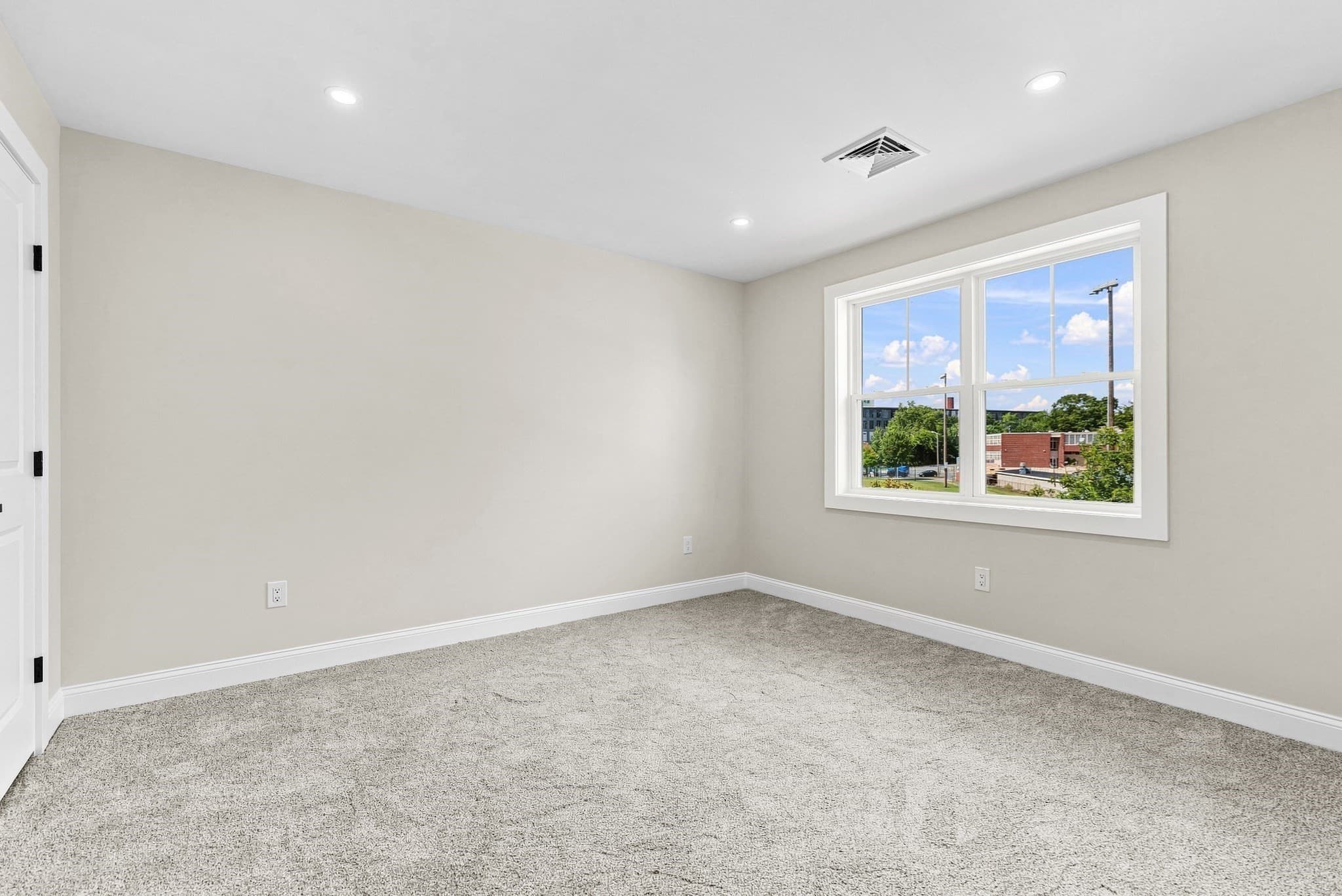 Single Family Residence at 42 Ross St, Fall River MA 02723, photo 20 of 31