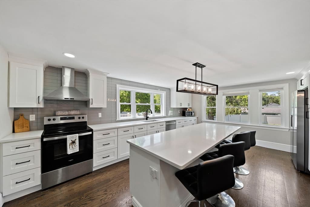 139 Washington Street, East Bridgewater MA 02333 photo 3