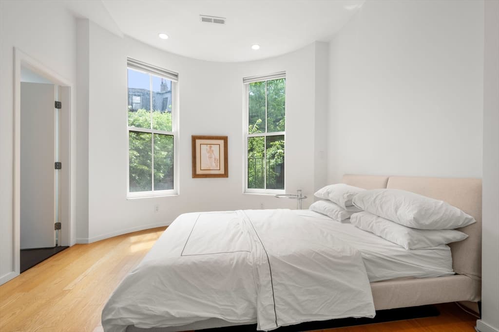 Condominium at 109 Chandler St # 1, Boston MA 02116, photo 22 of 35