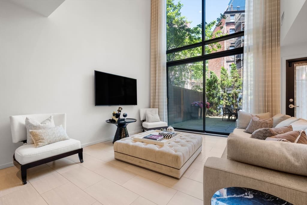 Condominium at 109 Chandler St # 1, Boston MA 02116, photo 18 of 35