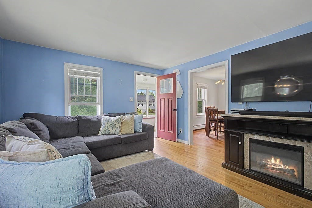70 Groveland St, Abington MA 02351 photo 5