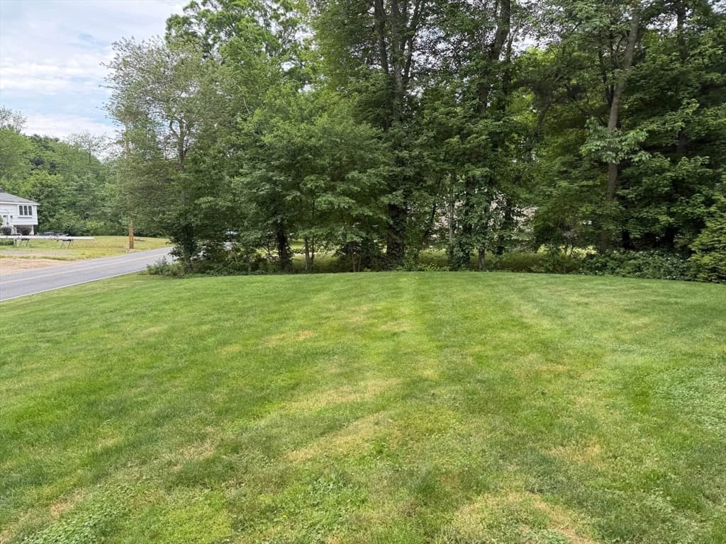 21 Forest St, Pembroke MA 02359 photo 3