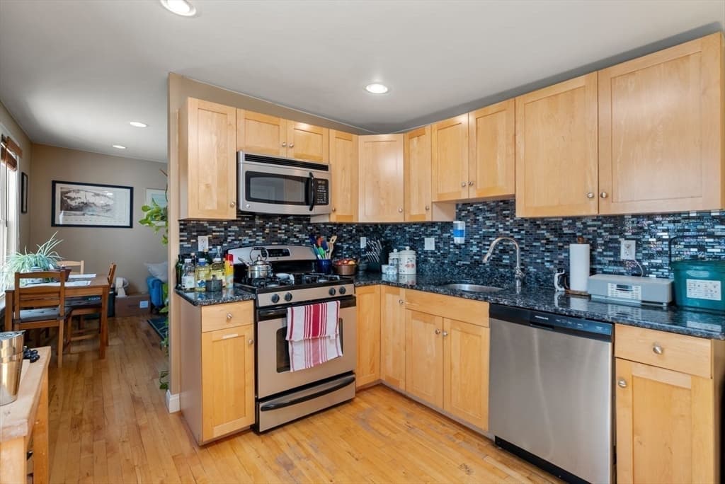 Condominium at 295 River St # 3R, Cambridge MA 02139, photo 7 of 23