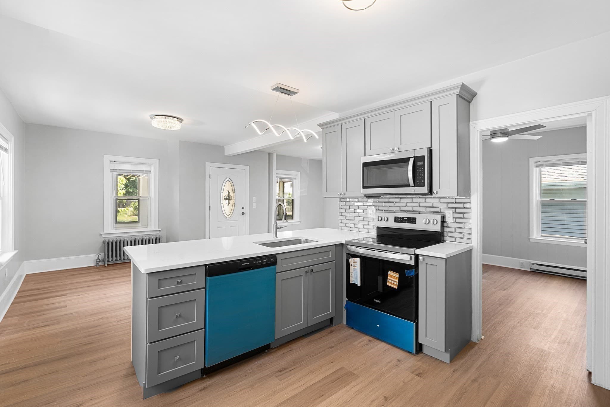 Single Family Residence at 386 Thacher St, Attleboro MA 02703, Attleboro, photo 2 of 30