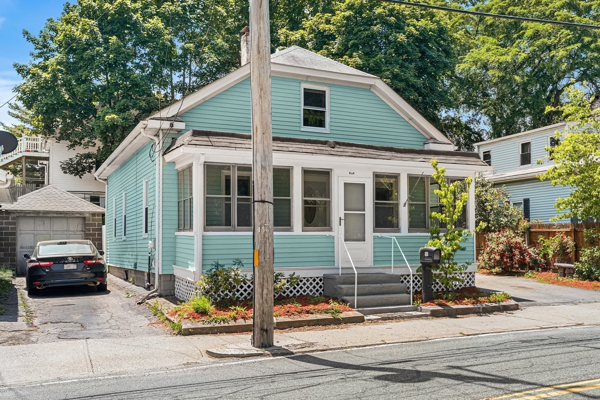 Single Family Residence at 386 Thacher St, Attleboro MA 02703, Attleboro, photo 5 of 30