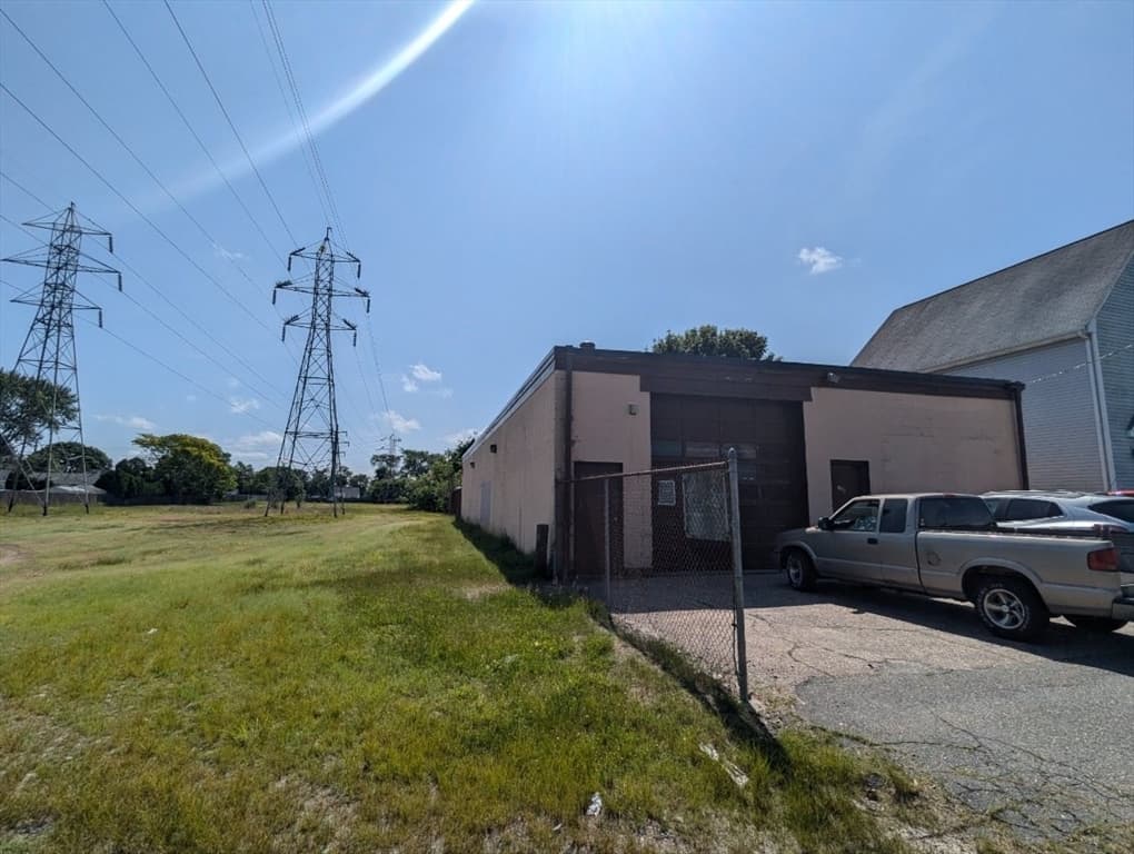 21 Pommenville St, Pawtucket RI 02861 photo 12