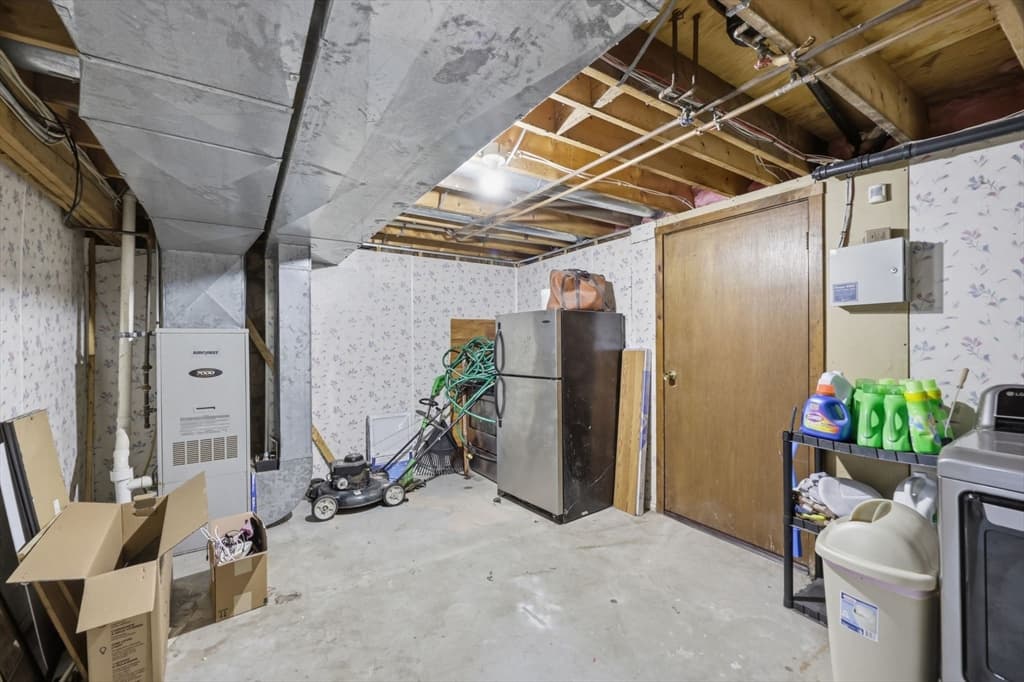164 Arnold Ave, Springfield MA 01119 photo 36