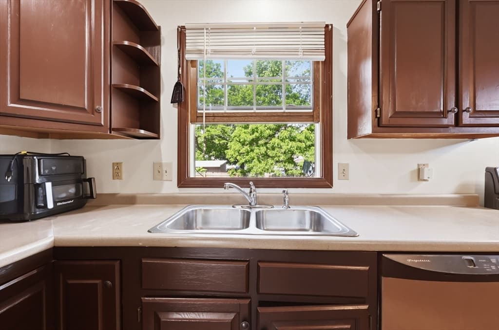 164 Arnold Ave, Springfield MA 01119 photo 15