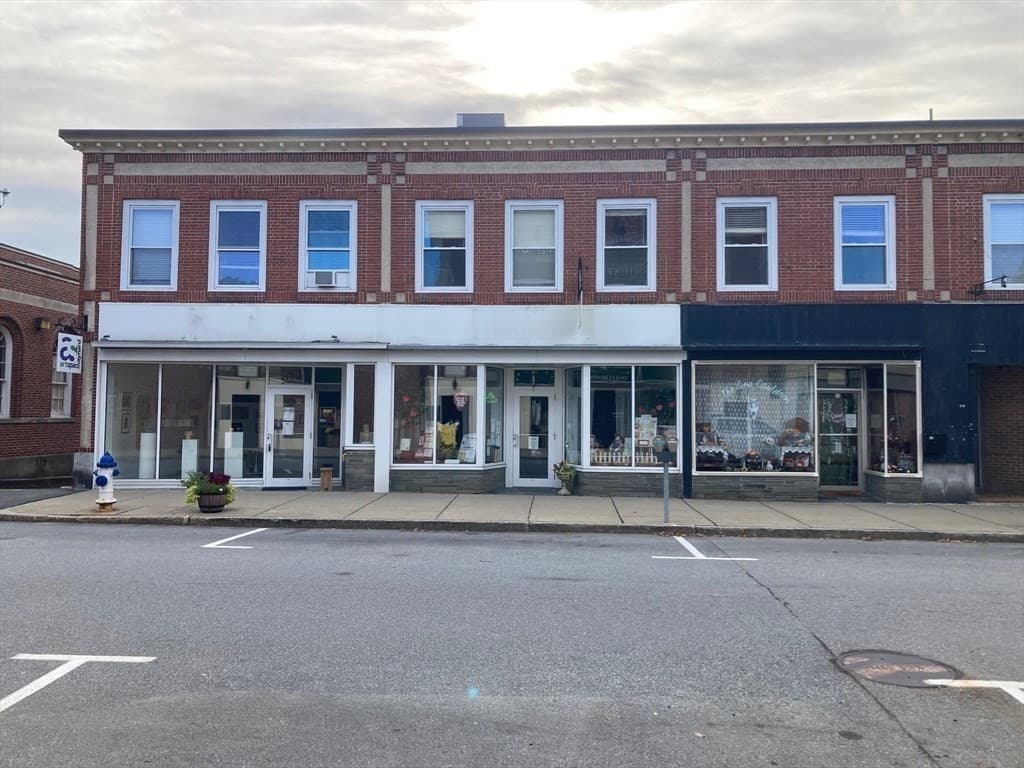 4 Family at 151 Main Street, Maynard MA 01754, photo 16 of 20