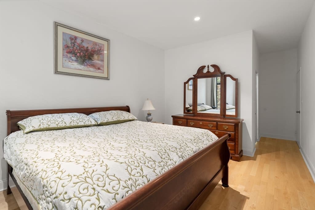Condominium at 142 Commercial St # 304, Boston MA 02109, photo 13 of 26