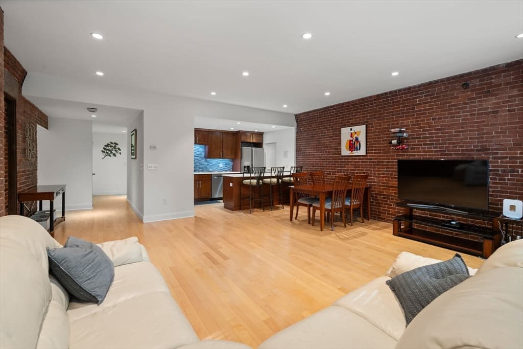 Condominium at 142 Commercial St # 304, Boston MA 02109, photo 4 of 26