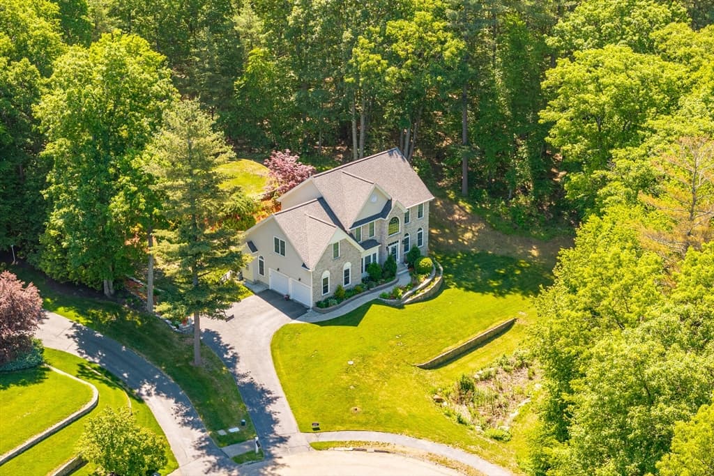 Single Family Residence at 34 Beechwood Cir, Northborough MA 01532, Northborough, photo 5 of 42