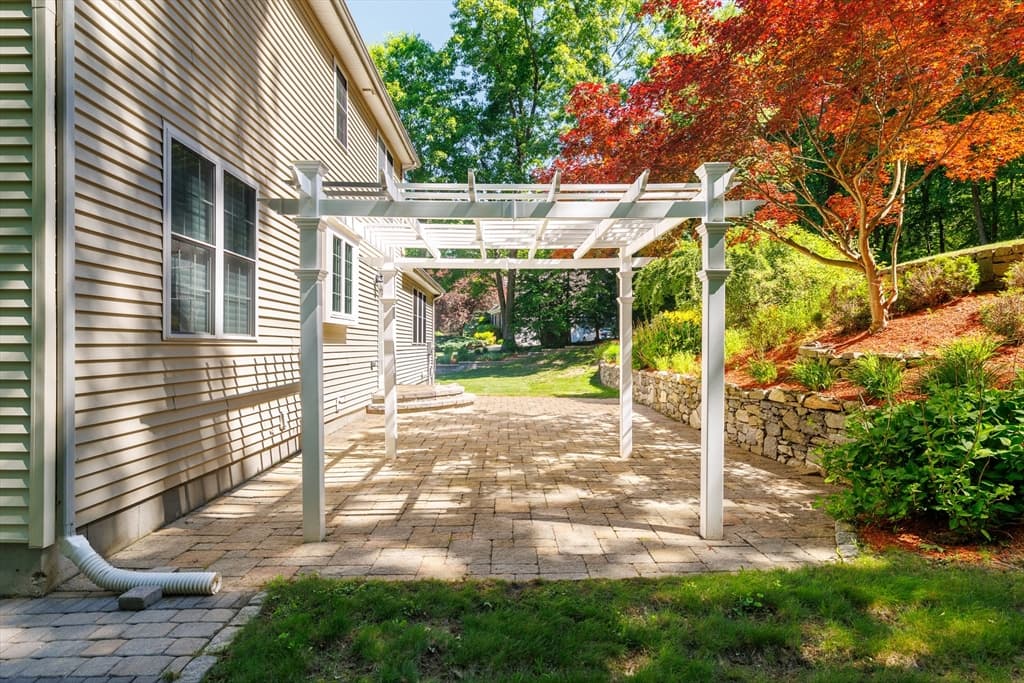 Single Family Residence at 34 Beechwood Cir, Northborough MA 01532, Northborough, photo 10 of 42