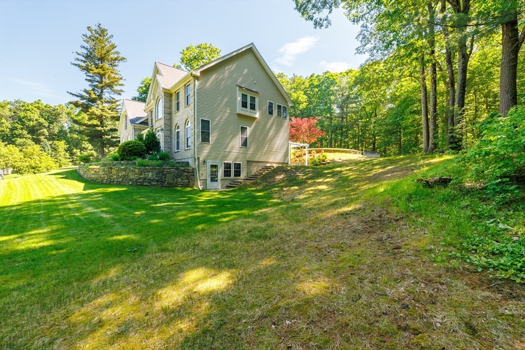 Single Family Residence at 34 Beechwood Cir, Northborough MA 01532, Northborough, photo 11 of 42