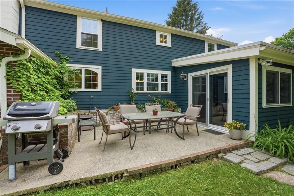 354 High St, Pembroke MA 02359 photo 35