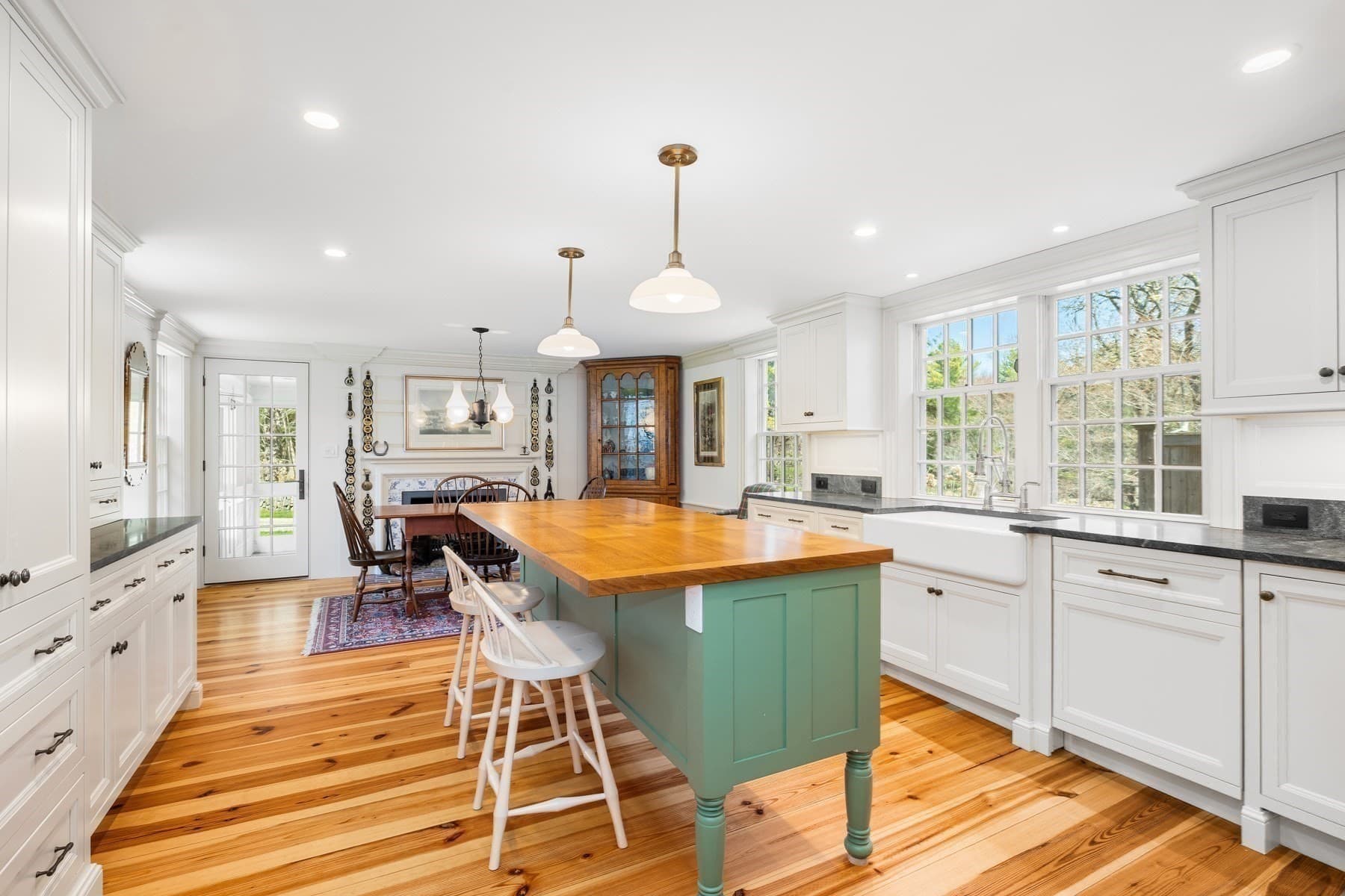Single Family Residence at 111 Slades Corner Road, Dartmouth MA 02748, photo 8 of 41
