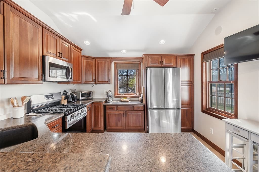 Single Family Residence at 82 Dodge St # 1, Beverly MA 01915, Beverly, photo 9 of 42