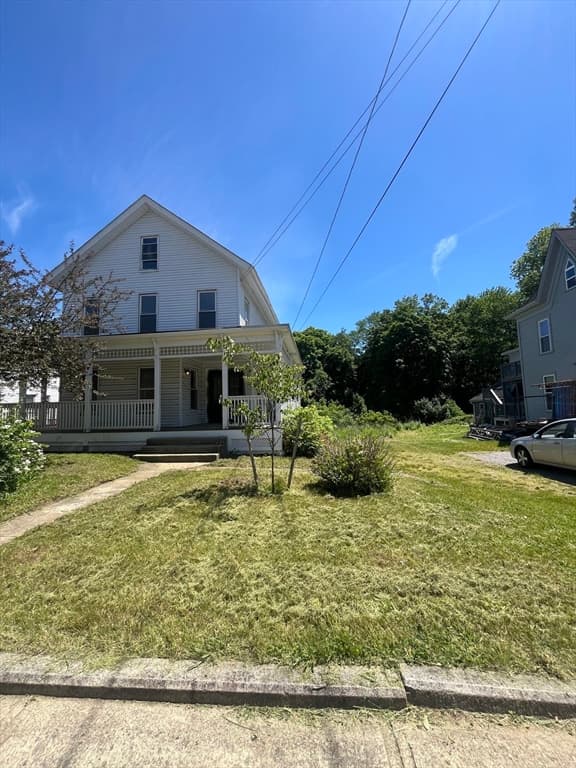 174 Hamilton St, Southbridge MA 01550