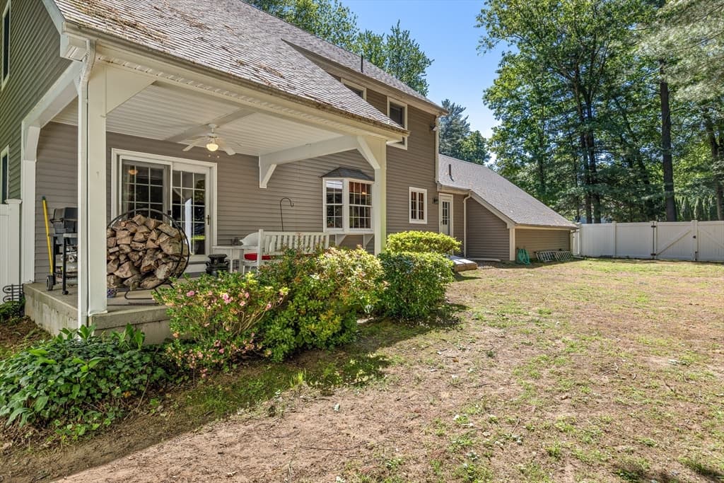 Single Family Residence at 12 Blueberry Bend, South Hadley MA 01075, photo 37 of 38