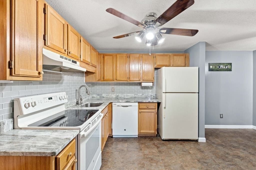 67 Randolph Dr # 67, Tewksbury MA 01876 photo 6