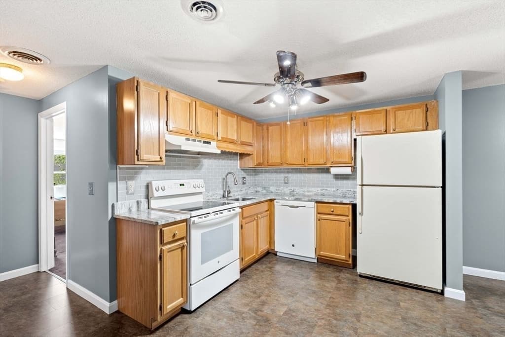 67 Randolph Dr # 67, Tewksbury MA 01876 photo 4