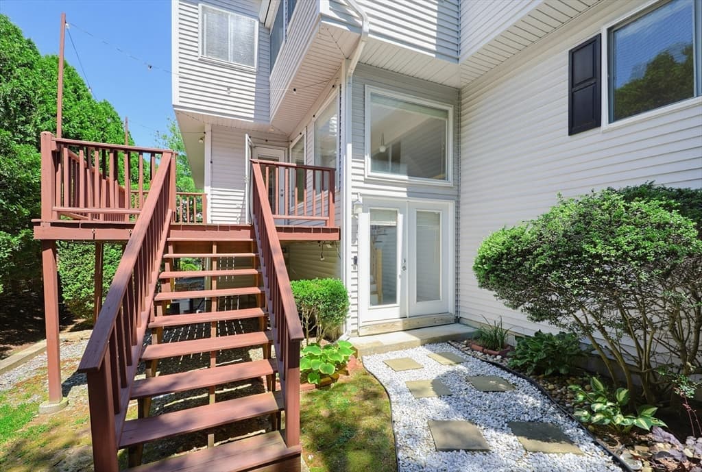 Condominium at 33 Half Crown Cir # 33, Ashland MA 01721, Ashland, photo 3 of 42