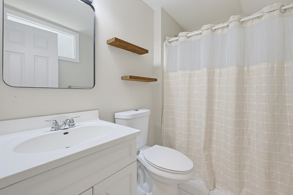 Condominium at 33 Half Crown Cir # 33, Ashland MA 01721, Ashland, photo 33 of 42