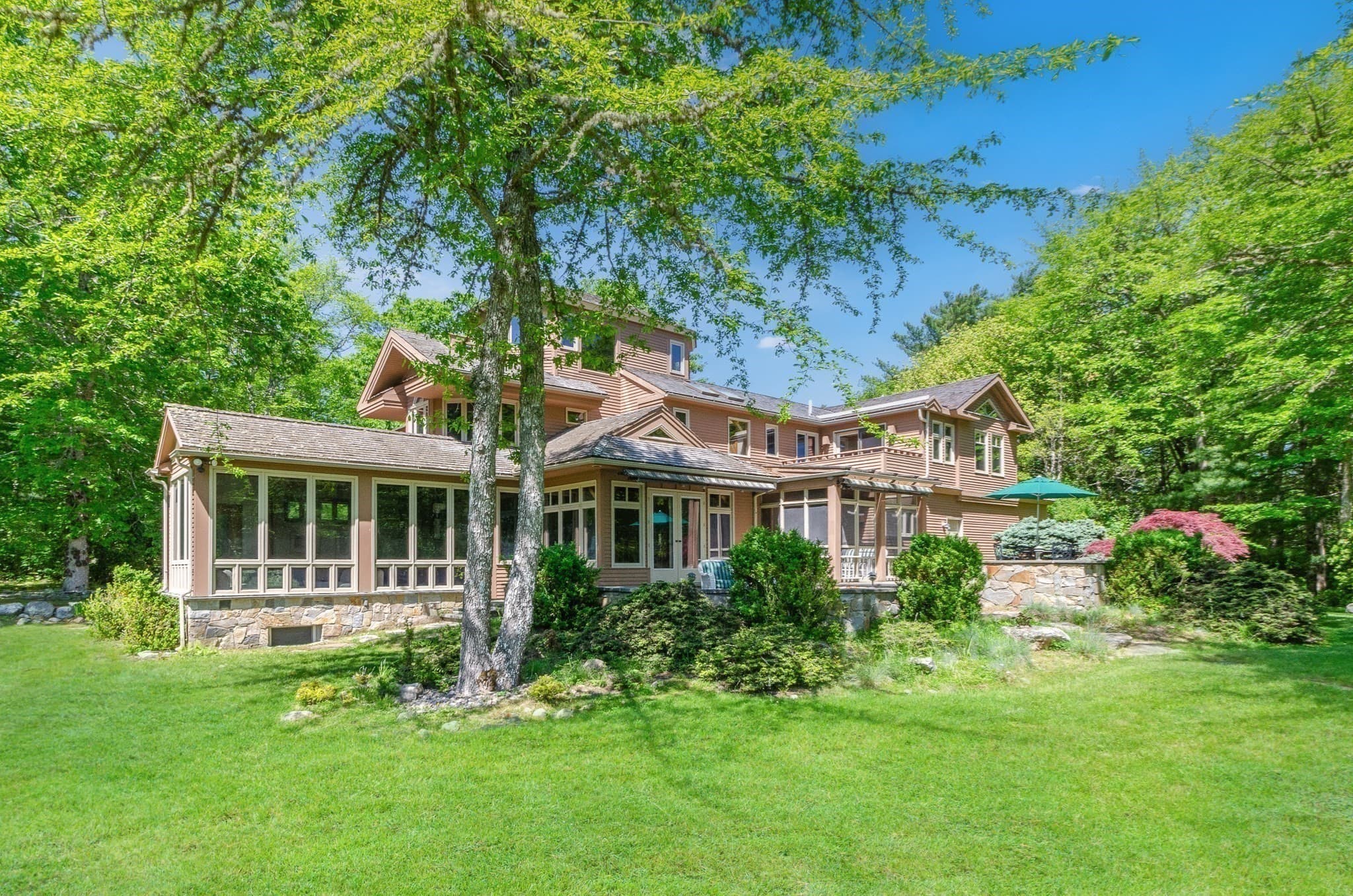 Single Family Residence at 3 Beam St, Mattapoisett MA 02739, photo 2 of 41