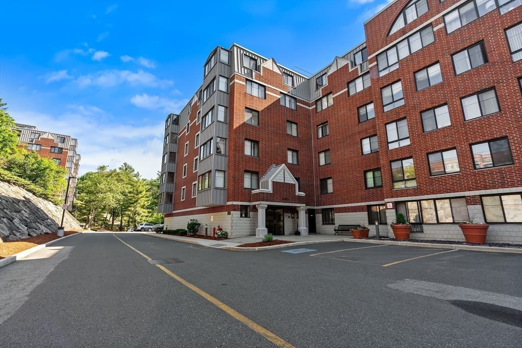 100 Ledgewood Dr # 319, Stoneham MA 02180 photo 20