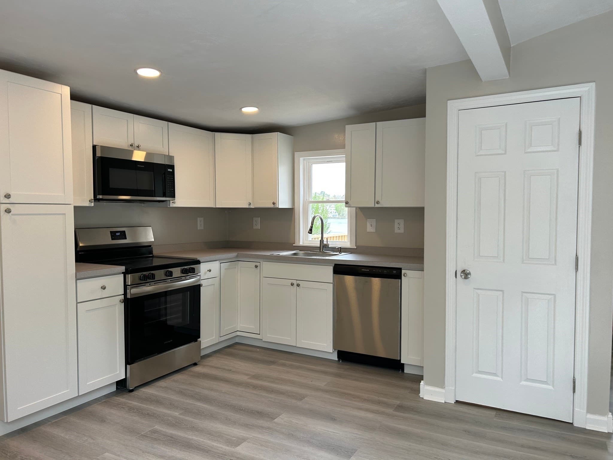 Single Family Residence at 100 Westminster Rd, Weymouth MA 02189, photo 17 of 25