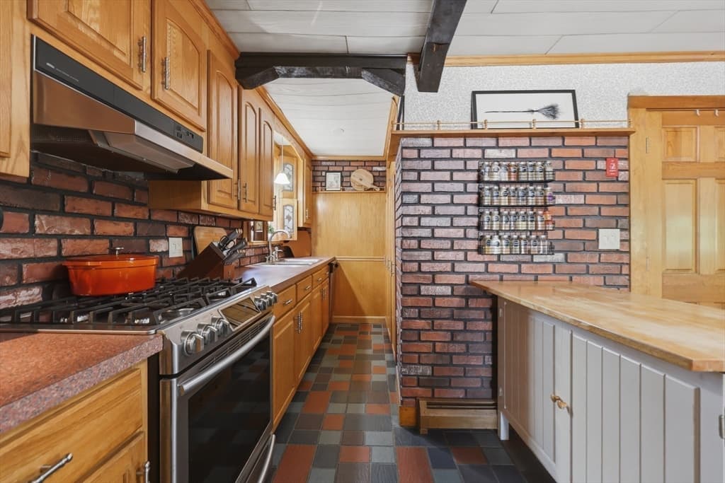 4 Waite St, Salem MA 01970 photo 12
