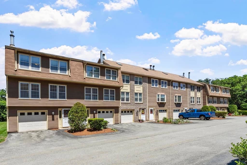 Condominium at 52 Heritage Dr # 52, Tewksbury MA 01876, photo 23 of 30