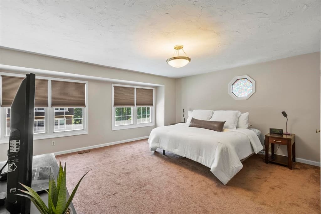 Condominium at 52 Heritage Dr # 52, Tewksbury MA 01876, photo 12 of 30
