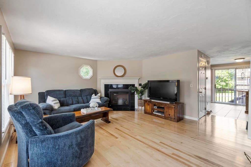 Condominium at 52 Heritage Dr # 52, Tewksbury MA 01876, photo 10 of 30