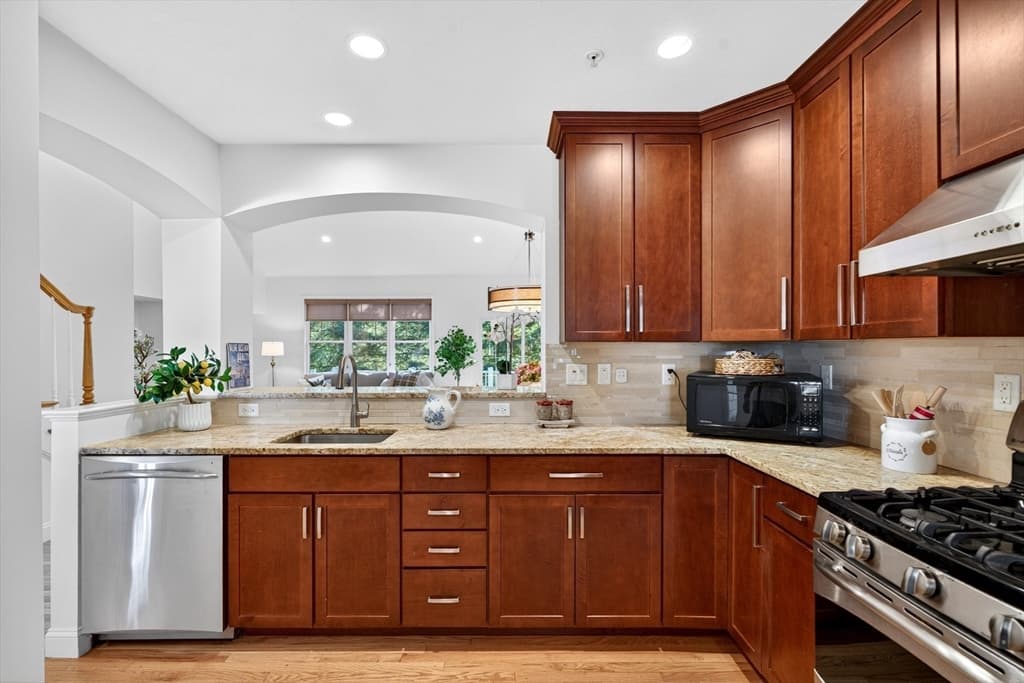 Condominium at 3B Reserve Way # 3B, Burlington MA 01803, Burlington, photo 6 of 42