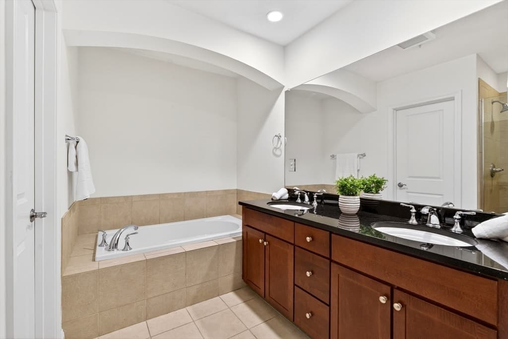 Condominium at 3B Reserve Way # 3B, Burlington MA 01803, Burlington, photo 16 of 42
